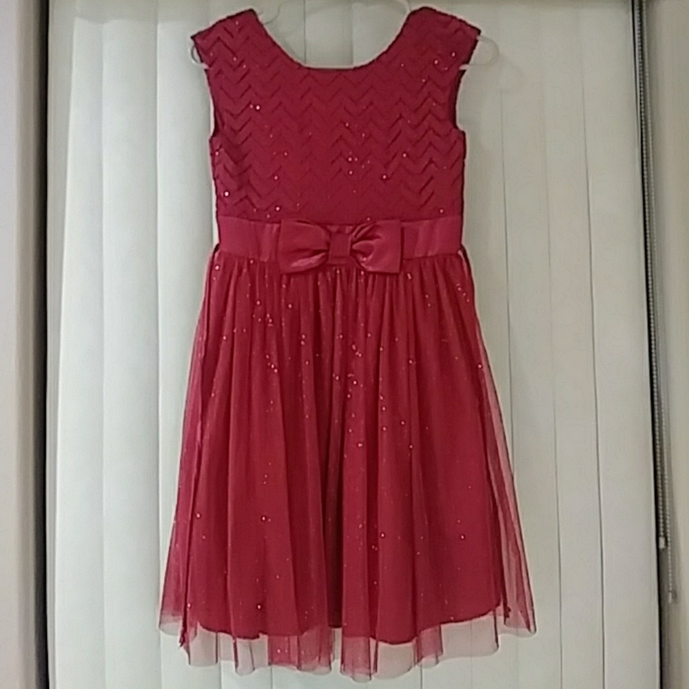 XTRAORDINARY RED DRESS SIZE 10 GIRLS.